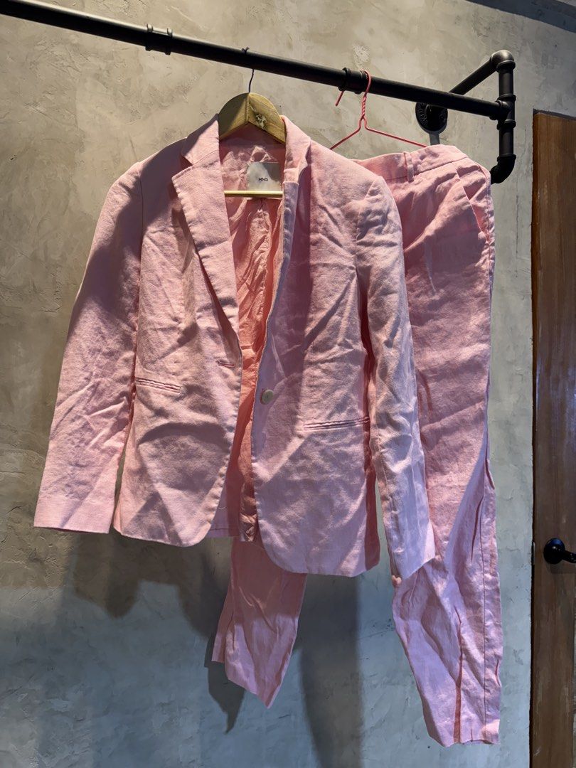 Mango Coordinates Pink (Category: Sets or Coordinates) located in Antipolo. Submitted by carlaipura (Listing ID 1451715880, Image 2). Description: Price: ₱3,000 (Bottom is also posted separately- can be bought together for lower price) 📍 Location: Antipolo / Taytay 🚚 Shipping: Lalamove ( buyer books courier) 💳 Payment: GCash, Bank Transfer.