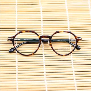 （分類：）位於 。 由 hongkongoptical 提交（商品編號 1451870554，圖片 1）。簡介： 。