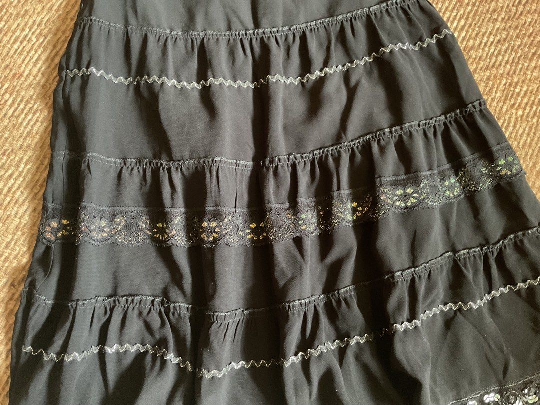 Midi Boho Vintage Skirt Beaded Hem (Category: Skirts) located in Tuguegarao City. Submitted by rewear_files (Listing ID 1451751994, Image 3). Description: Waist: 29 in Length: 25 in Mod: jnt Mop: gcash.