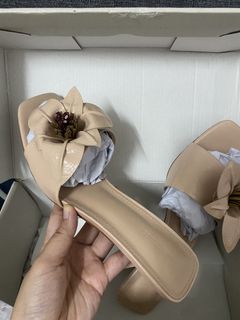 (Category: ) located in . Submitted by assortmentcloth_ (Listing ID 1451847206, Image 1). Description: .