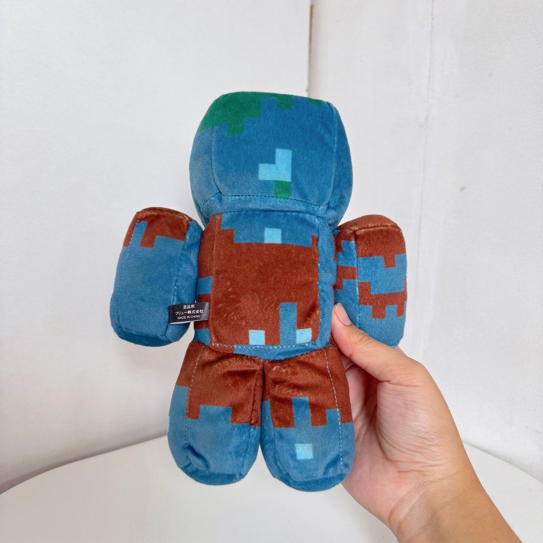 Minecraft 22’ Mojang Plush (Category: Plushies & Soft Toys) located in Manila. Submitted by ashyyel_ (Listing ID 1451888809, Image 2). Description: no issues.