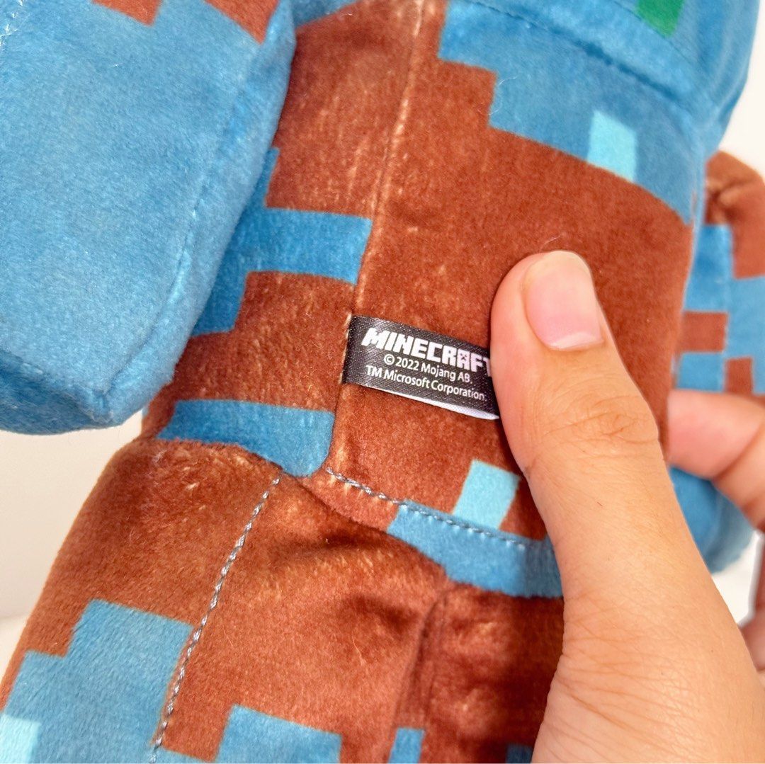 Minecraft 22’ Mojang Plush (Category: Plushies & Soft Toys) located in Manila. Submitted by ashyyel_ (Listing ID 1451888809, Image 3). Description: no issues.