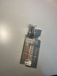 由 rabittt (刊登 ID 1451741909，圖片 1) 提交，位於 的 (類別：)，說明：。