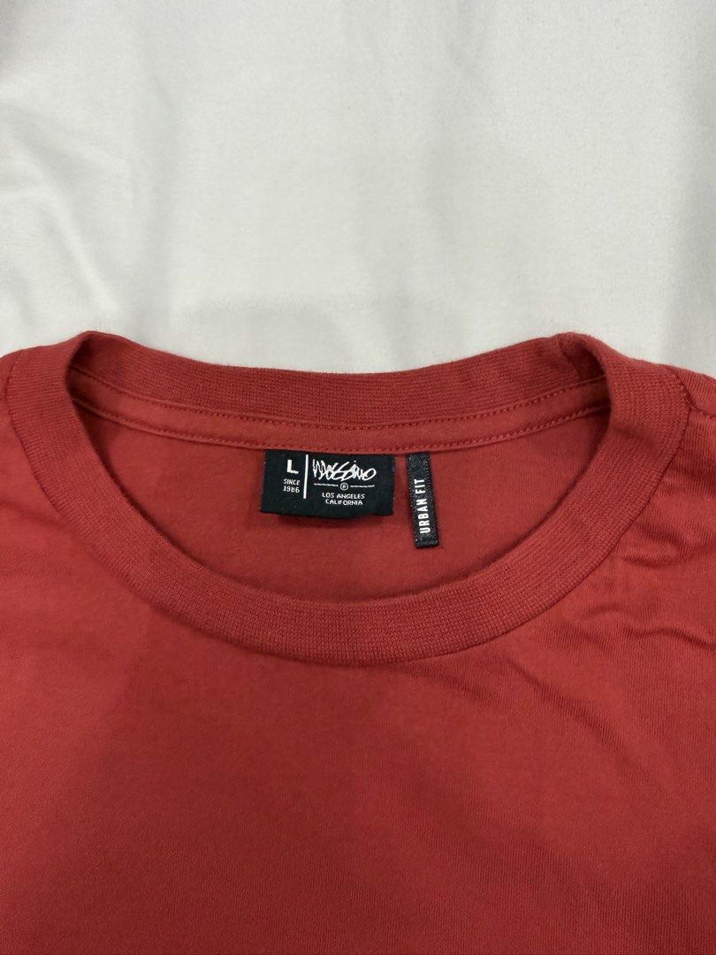Mossimo USA Red T-shirt Size L (Category: Tshirts & Polo Shirts ) located in Bocaue. Submitted by mhonluigo (Listing ID 1451845392, Image 3). Description: - Red Mossimo T-shirt - 'USA' and 'Mossimo' graphic embroidery on chest - Urban fit - Size L - Ideal for casual wear.