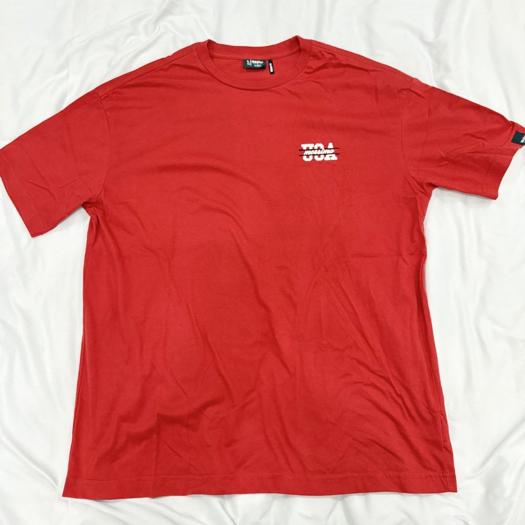 Mossimo USA Red T-shirt Size L (Category: Tshirts & Polo Shirts ) located in Bocaue. Submitted by mhonluigo (Listing ID 1451845392, Image 1). Description: - Red Mossimo T-shirt - 'USA' and 'Mossimo' graphic embroidery on chest - Urban fit - Size L - Ideal for casual wear.