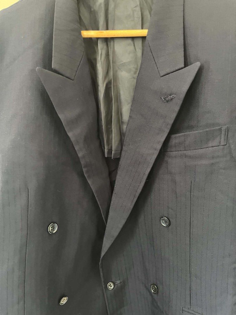 Navy Blue Boyfriend Blazer (Category: Coats, Jackets and Outerwear) located in Mexico. Submitted by studioleraph (Listing ID 1451790613, Image 3). Description: BLZ 03 - B 📏 Measurements (in inches): • Shoulder: 19 • Chest: 24 • Length: 30 • Armhole: 16 🫶 See Brand on Photo 🔥 The model photos are AI-generated for styling and fit visualization only. 👗 The actual item being sold is the original garment shown in the product photos. Small differen