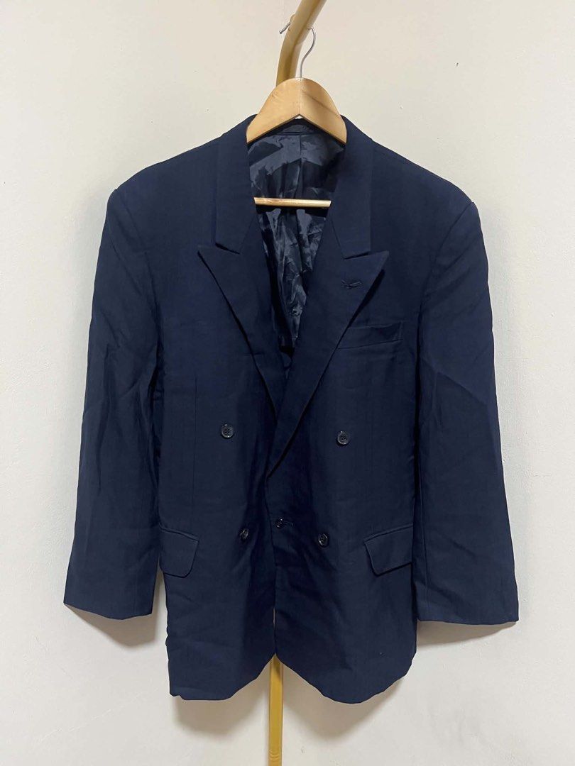 Navy Blue Boyfriend Blazer (Category: Coats, Jackets and Outerwear) located in Mexico. Submitted by studioleraph (Listing ID 1451790613, Image 2). Description: BLZ 03 - B 📏 Measurements (in inches): • Shoulder: 19 • Chest: 24 • Length: 30 • Armhole: 16 🫶 See Brand on Photo 🔥 The model photos are AI-generated for styling and fit visualization only. 👗 The actual item being sold is the original garment shown in the product photos. Small differen