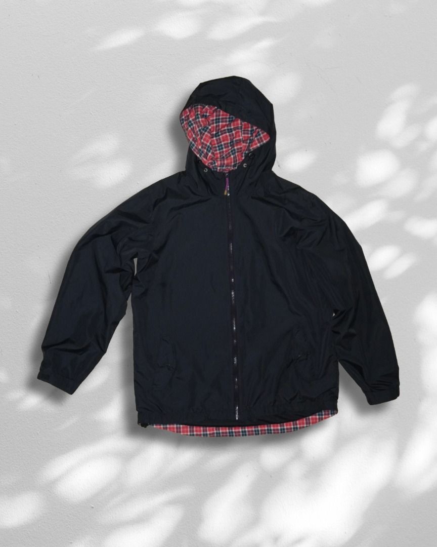 ESSE Navy Blue Hooded Windbreaker with Plaid Lining (Category: Coats, Jackets and Outerwear) located in Quezon City. Submitted by rygba (Listing ID 1451751606, Image 1). Description: 📌 Please manage your expectations 📌 Payment first before shipping of item 📌 Shipment will be available next day after purchase (might change on some conditions). 📌 Posted price is final, no lowballers Esse Windbreaker 💵 Price: ₱300 ⏲️ Measurements Width: 21in Le