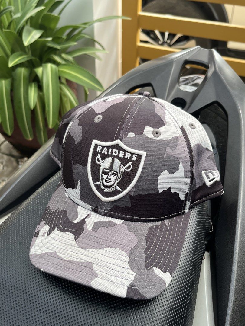 New Era x Raiders CLOSED CAP (Authentic/ Legit) (Category: Activewear) located in Apalit. Submitted by kiyamoi (Listing ID 1451705278, Image 1). Description: Excellent Condition Good as New Malambot or Nylon yung Back 🥶 Solid kulay neto guys 🔥 ‼️UNLI VIDEO CALL W/ ITEM ‼️UNLI VOUCH ‼️WILLING TO MEET UP SA MALAPIT ‼️JNT OR LALAMOVE SA MALAYO ‼️COLOR MAY VARY DUE TO LIGHTING 📍Apalit, Pampanga.
