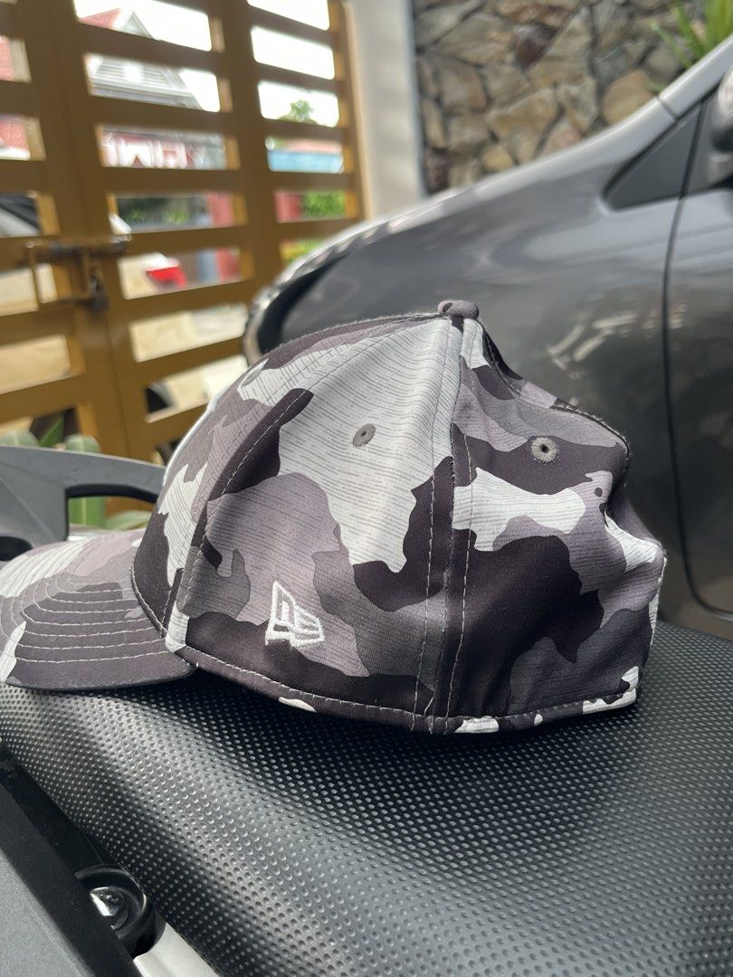 New Era x Raiders CLOSED CAP (Authentic/ Legit) (Category: Activewear) located in Apalit. Submitted by kiyamoi (Listing ID 1451705278, Image 3). Description: Excellent Condition Good as New Malambot or Nylon yung Back 🥶 Solid kulay neto guys 🔥 ‼️UNLI VIDEO CALL W/ ITEM ‼️UNLI VOUCH ‼️WILLING TO MEET UP SA MALAPIT ‼️JNT OR LALAMOVE SA MALAYO ‼️COLOR MAY VARY DUE TO LIGHTING 📍Apalit, Pampanga.