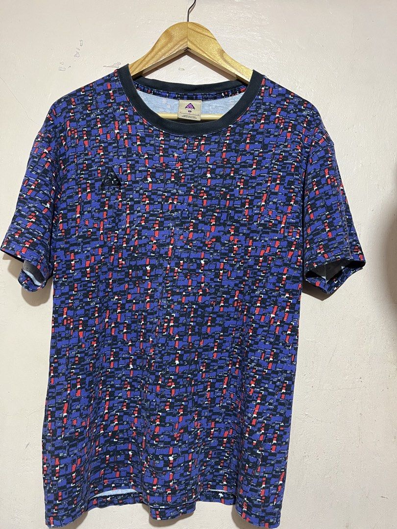 NIKE ACG (Category: Tshirts & Polo Shirts ) located in Manila. Submitted by variothrift (Listing ID 1451832324, Image 2). Description: size med.