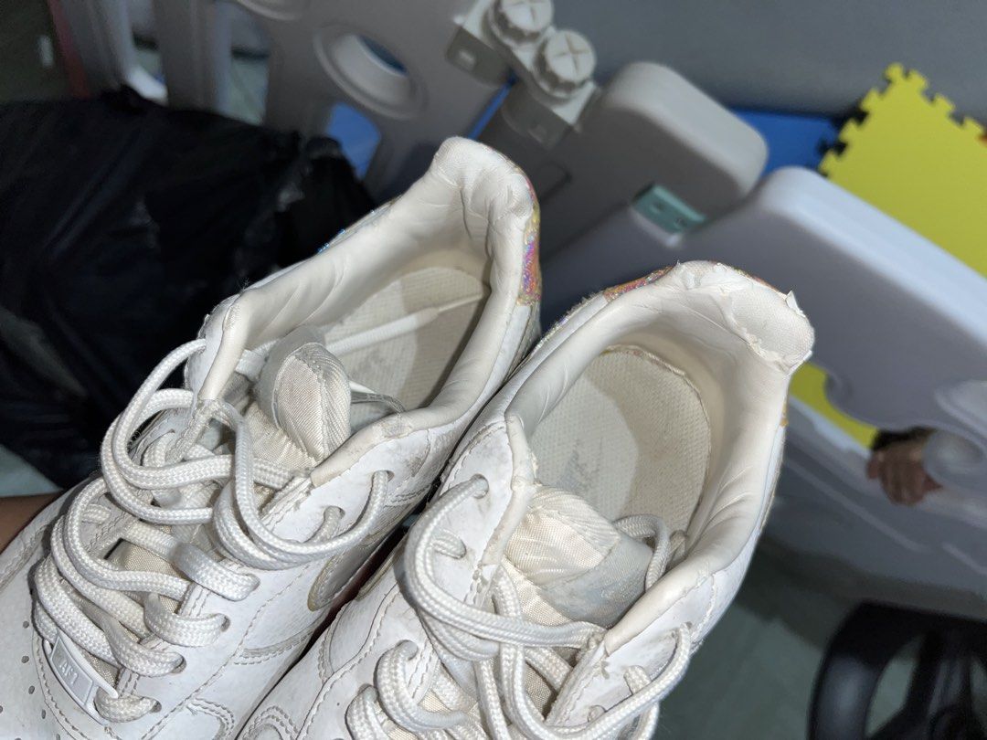 Nike Air Force 1 (Category: Sneakers) located in Quezon City. Submitted by infinitineph2011 (Listing ID 1451888040, Image 3). Description: Size: 6 Issue: Yellowish Sole Bakbak sa may sockline & needs labhan.