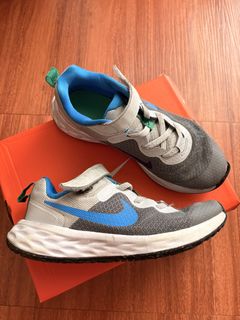 (Category: ) located in . Submitted by aliswardrobe (Listing ID 1451828925, Image 1). Description: .