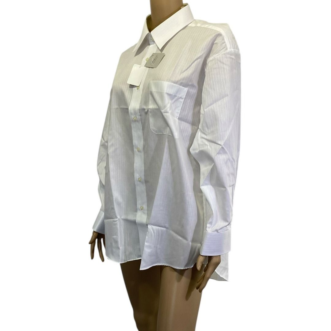 NWT Plumyard Fine Shirting White Pinstriped Button Down Shirt Top (Category: Formal Shirts) located in Cebu City. Submitted by posh_avenue888 (Listing ID 1451832150, Image 3). Description: New with tags. From Japan. Size large. Cotton/polyester blend. 100% authentic!!! Measurements (taken flat - approximate): Shoulders: 20.25 inches; Armpit: 23.5 inches; Sleeves: 22 inches; Length: 30-31.5 inches. #Men'sTopsShirtsBluePlastic.