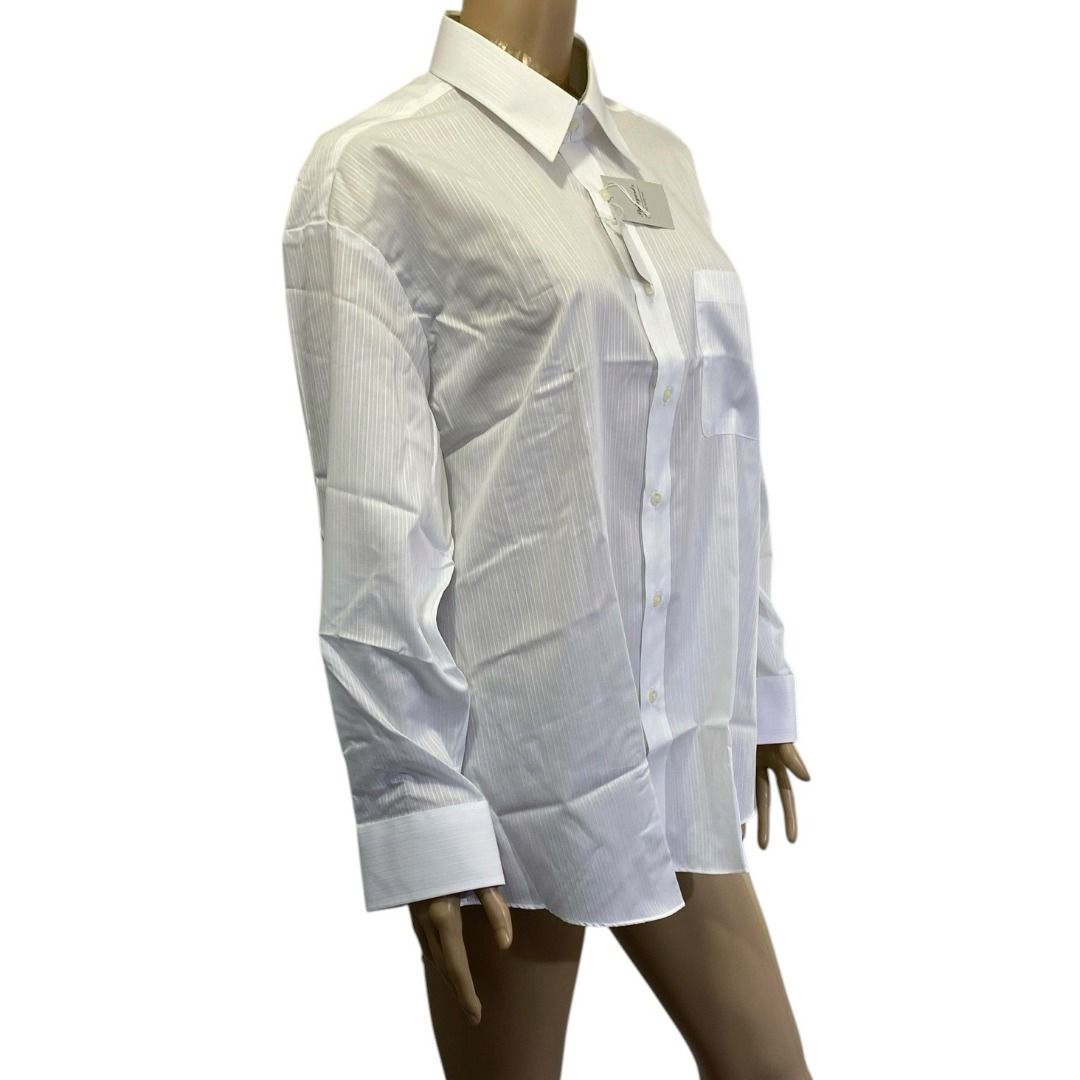 NWT Plumyard Fine Shirting White Pinstriped Button Down Shirt Top (Category: Formal Shirts) located in Cebu City. Submitted by posh_avenue888 (Listing ID 1451832150, Image 2). Description: New with tags. From Japan. Size large. Cotton/polyester blend. 100% authentic!!! Measurements (taken flat - approximate): Shoulders: 20.25 inches; Armpit: 23.5 inches; Sleeves: 22 inches; Length: 30-31.5 inches. #Men'sTopsShirtsBluePlastic.
