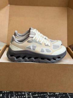 （分類：）位於 。 由 sneakerssssssssssss 提交（商品編號 1451710699，圖片 1）。簡介： 。