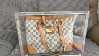 (Category: ) located in . Submitted by i1bag (Listing ID 1451760181, Image 1). Description: .