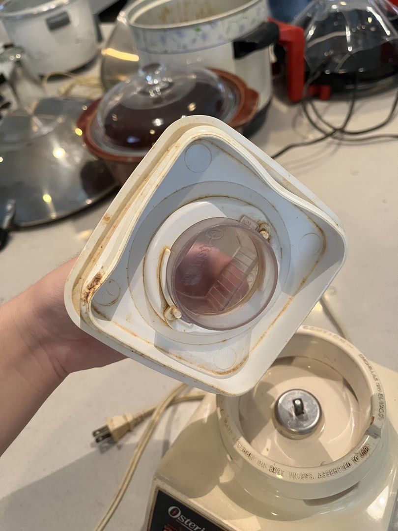 Osterizer Cycle Blend 10 Blender (Category: Juicers, Blenders & Grinders) located in Manila. Submitted by jst_507 (Listing ID 1451820392, Image 3). Description: Needs some cleaning Chat us for any concerns or inquiries.