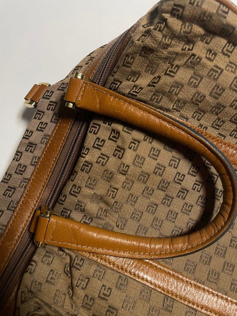 SALE! PIERRE BALMAIN DUFFLE BAG RUSH SALE (Category: Clutches) located in Cabiao. Submitted by mark_galang (Listing ID 1451781700, Image 3). Description: Good condition.