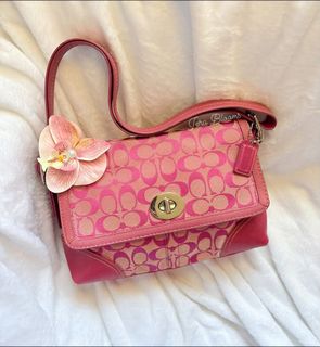 (Category: ) located in . Submitted by blooms25 (Listing ID 1451799613, Image 1). Description: .