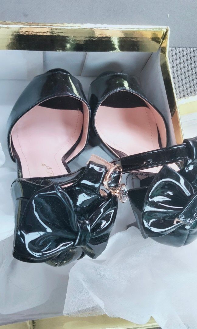 Platform Stiletto Pumps | Elegant 11cm Wedding & Party Peep Toe Heels (Category: Heels) located in Kuala Lumpur. Submitted by shoppingbuddy9 (Listing ID 1451831116, Image 3). Description: ✨ Elegant Multi-Occasion Platform Stiletto Heels ✨Engineered for formal elegance, these stunning stiletto pumps seamlessly bridge the gap between glamorous event wear and striking formal attire. Whether walking down a wedding aisle, attending a high-end gala, or