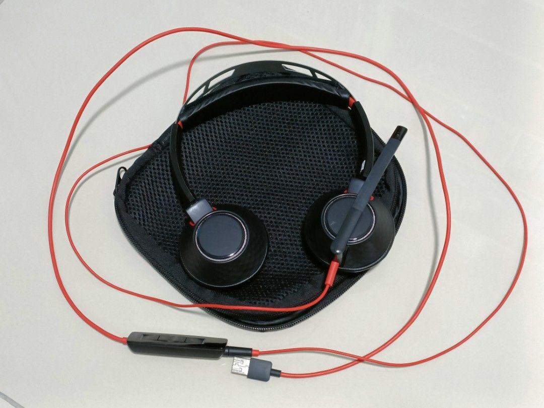 Poly BlackWire 5220 Headset (Category: Headphones & Headsets) located in Butterworth. Submitted by kelvinz9000 (Listing ID 1451771238, Image 1). Description: Poly BlackWire 5220 Headset (Formerly known as Plantronics) - USB Type A - Wired - Dual configuration (USB or 3.5mm Jack) - Free Pouch Bag - No box *Price is excluding shipping if needed as per Carousell platform. Meetup Area Raja Uda, Butterworth, Penang .