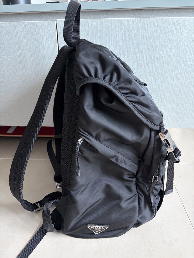 Prada backpack （分類：背包）位於 Hong Kong。 由 leatherjacket 提交（商品編號 1451772843，圖片 3）。簡介： 有塵袋，可順豐到付。