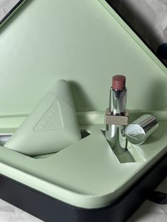 (Category: ) located in . Submitted by luxparfum (Listing ID 1451842006, Image 1). Description: .