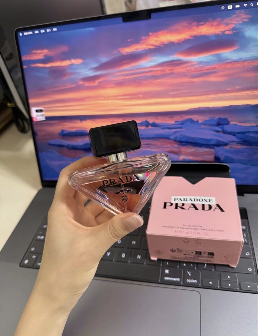 PRADA PARADOXE Eau de Parfum Virtual Flower 50ml (Category: Fragrance & Deodorants) located in Manila. Submitted by levelup0 (Listing ID 1451881754, Image 2). Description: - Prada Paradoxe Eau de Parfum - Scent: Virtual Flower - Size: 50ml refillable spray bottle - Packaging: Original pink box - Ideal for gifting or personal use - Message for inquiries.