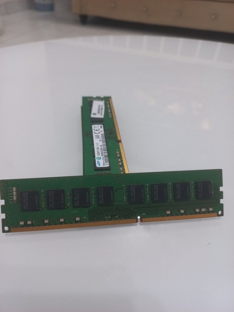 Ram pc DDR3 8GB (Category: Desktops) located in Shah Alam. Submitted by haziqiskandar02 (Listing ID 1451869354, Image 2). Description: Ram pc ddr3 8gb harga Rm40 per pcs condition masih baik takde rosak ape,total ada 5 pcs, kalau berminat bole pm..