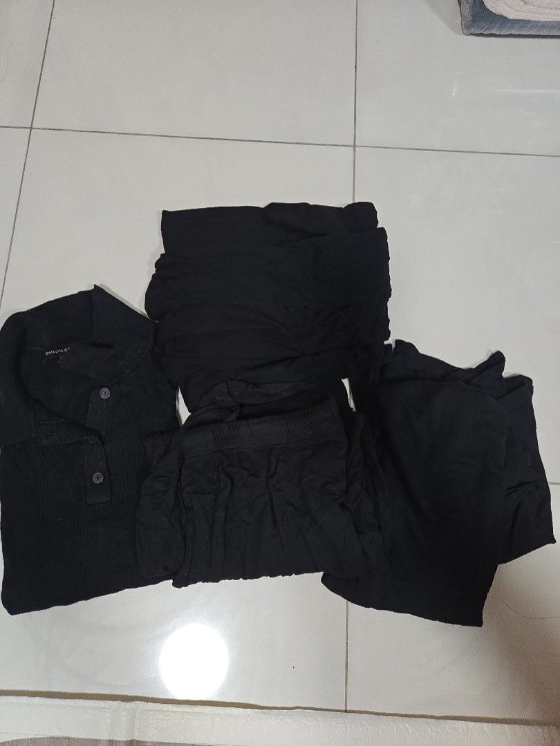 RASA DEFFY Black Cropped Blazer with Gold Button (Category: Coats, Jackets and Outerwear) located in Quezon City. Submitted by loujvirata (Listing ID 1451808164, Image 1). Description: - Brand: RASA DEFFY - Color: Black - Style: Cropped Blazer - Sleeves: Short - Closure: Single gold button - Pockets: Two front pockets - Versatile: Great for casual or dressy occasions take all. 1 slack 1 collar shirt 1 capri (cotton) 1 long dress 1 short.