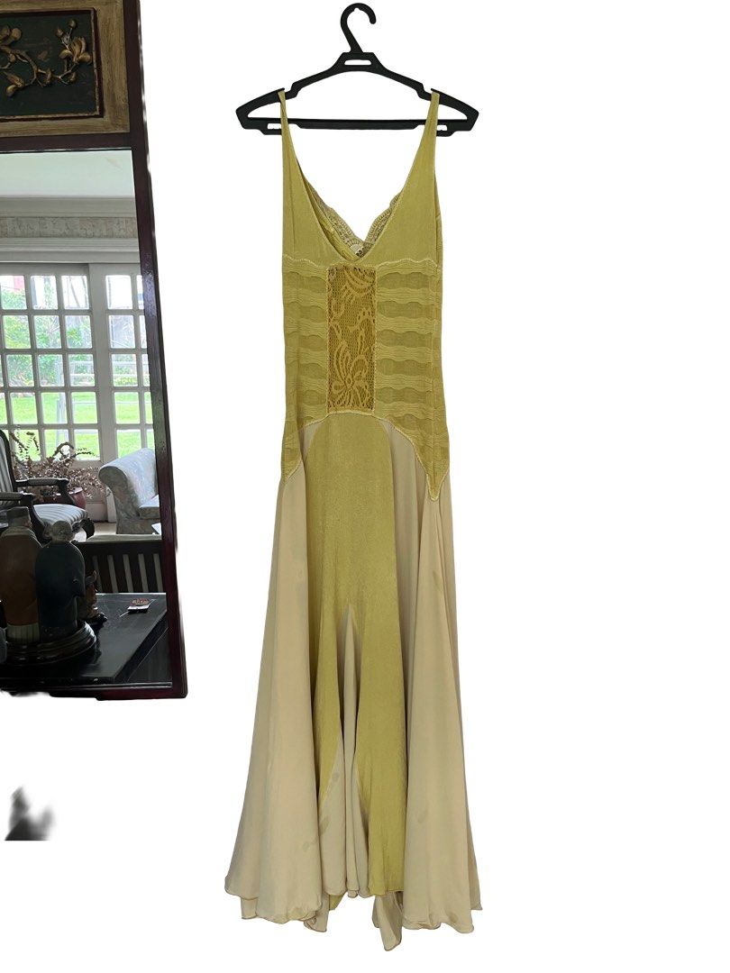 Roberto Cavalli Class Chartreuse Lace Dress (Category: Dresses) located in Makati City. Submitted by slavetorave (Listing ID 1451773416, Image 2). Description: - Chartreuse maxi dress by Class Roberto Cavalli. - Features intricate lace detailing on the bodice. *water marks in the second photo are from steaming, it’s now gone and dry….