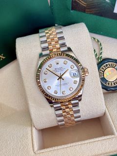 (Category: ) located in . Submitted by cebluxxe_watches (Listing ID 1451742222, Image 1). Description: .