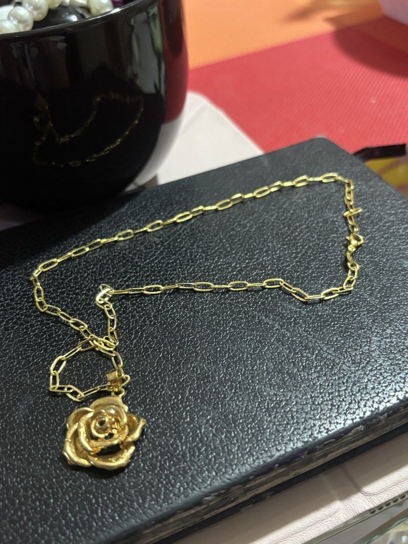 rose gold chain pendant non tarnished (Category: Necklaces) located in Manila. Submitted by vjin_sunshine.jiminijk (Listing ID 1451882636, Image 1). Description: .