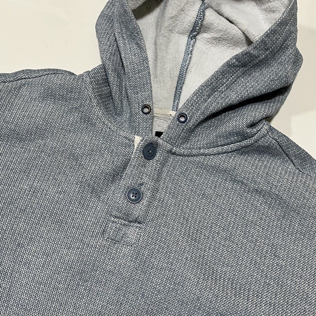 RVCA (Category: Coats, Jackets and Outerwear) located in Lucena. Submitted by RAGGGGSSSS (Listing ID 1451878651, Image 3). Description: Rvca Hoodie XL on Tag 27x27 In Verygood Condition No major issue Minor Lints only No lace 450 plus shipping fee.
