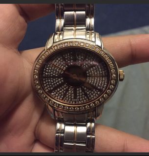 (Category: ) located in . Submitted by lareine18 (Listing ID 1451777112, Image 1). Description: .