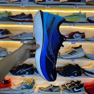 (Category: ) located in . Submitted by soletrip_footwear_trading (Listing ID 1451786340, Image 1). Description: .