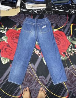 (Category: ) located in . Submitted by BAZAROUTLETSTORE (Listing ID 1451699188, Image 1). Description: .