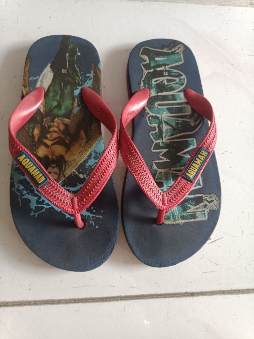 Sendal anak (Kategori: 4 hingga 7 tahun) berada di Jakarta Pusat. Dikirim oleh DCrist (ID iklan 1451710246, Gambar 1). Deskripsi: syarat minimal pembelian 1 pasang sepatu, gratis 1 pasang sendal. size 32.