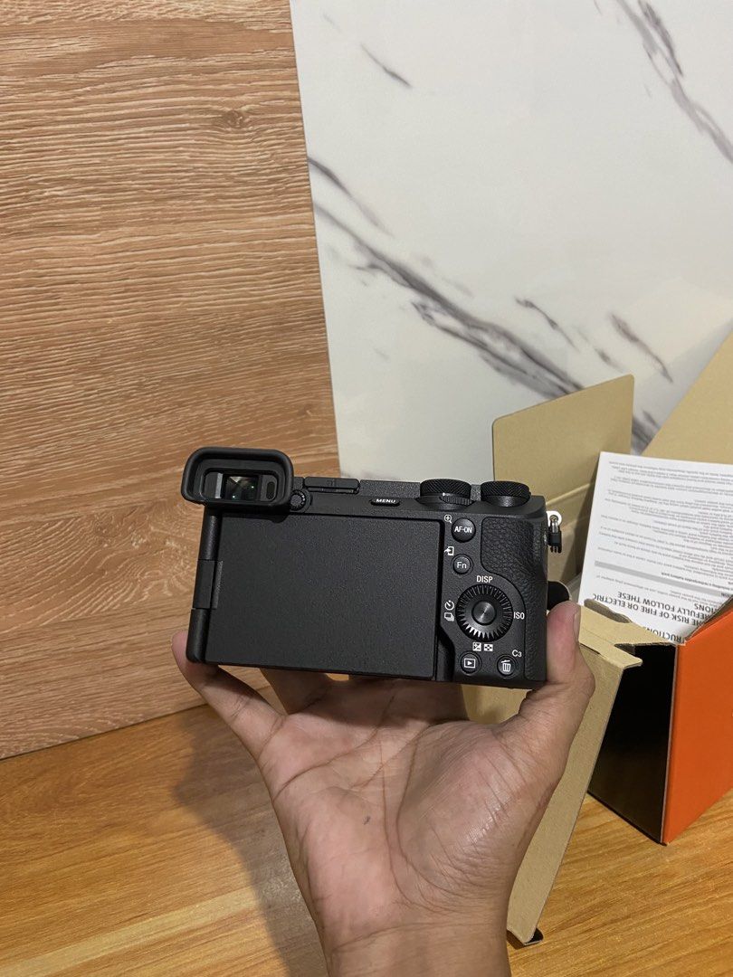Sony A6700 mirrorless body ( like new ) (Category: Cameras) located in Tabuelan. Submitted by acevirgild59105 (Listing ID 1451737905, Image 2). Description: FOR SALE OR TRADE IN SONY A6700 BODY ONLY - Can pass as brand new - Open only for testing - 10/10 cosmetics condition - Guaranteed no issues - Super smooth - Super clean sensor no dust - Ready to use INCLUSIIONS - Unit - Box/manual - Sony body cap - Sony battery - Charger I CAN GIVE 3 DAYS PE