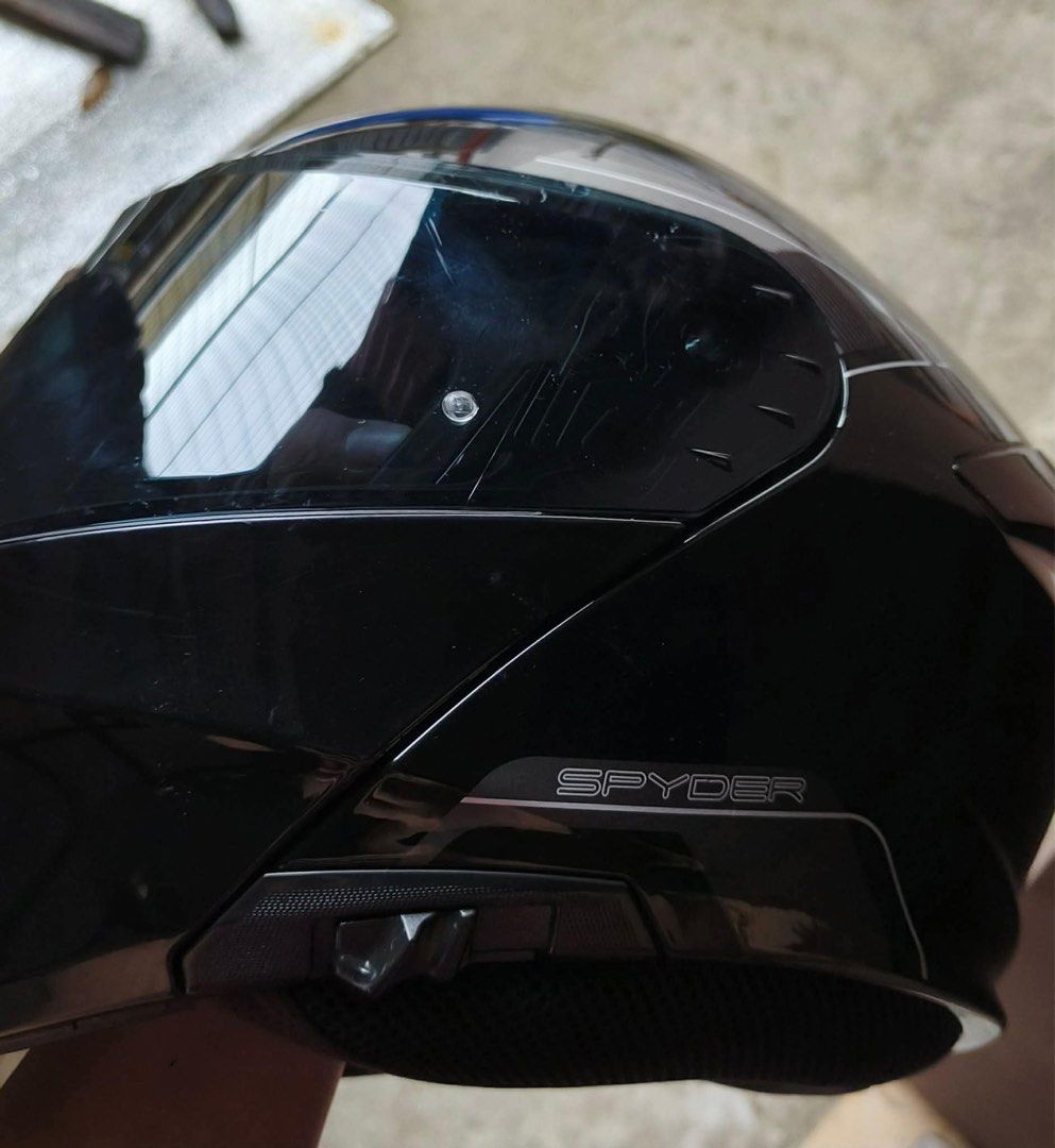 Spyder Force Modular Motorcycle Helmet (Category: Helmets and other Riding Gears) located in Pasay City. Submitted by anglrsee (Listing ID 1451747460, Image 3). Description: Spyder Modular Helmet - Medium (no box) Used with minimal scratch (see photo) Free helmet bag Free extra visor.