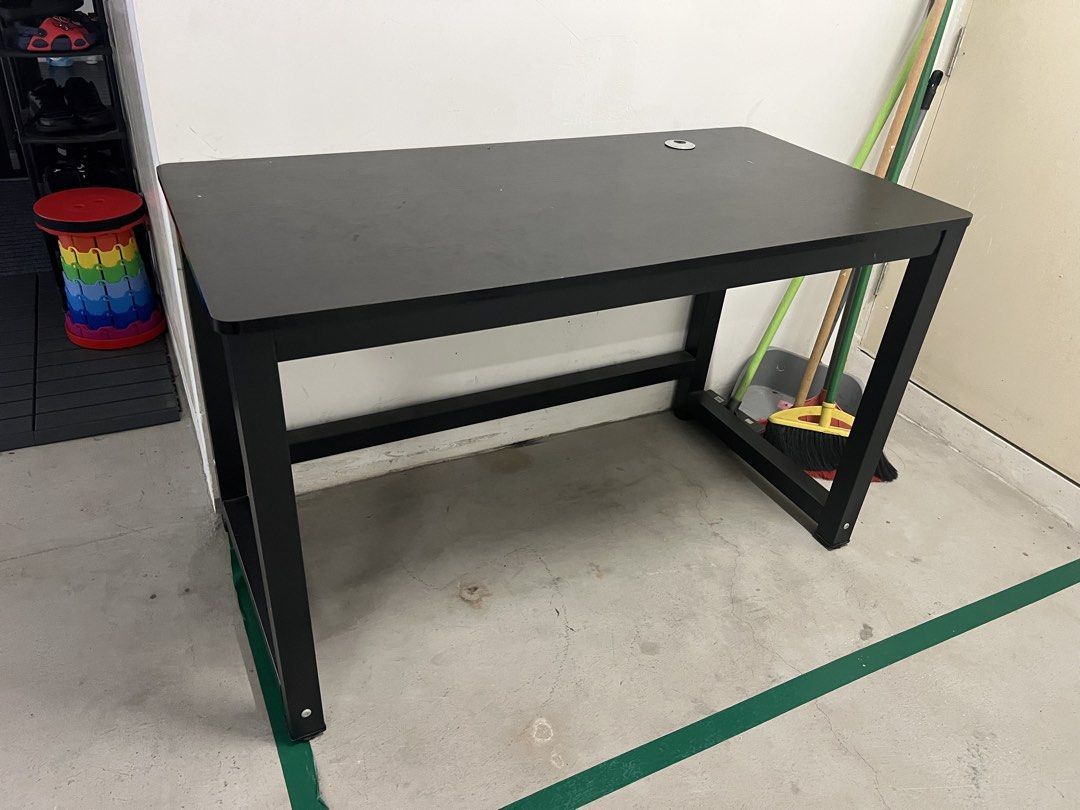 Study table (Category: Tables & Sets) located in Singapore. Submitted by muhd.irwanshah (Listing ID 1451749277, Image 1). Description: .
