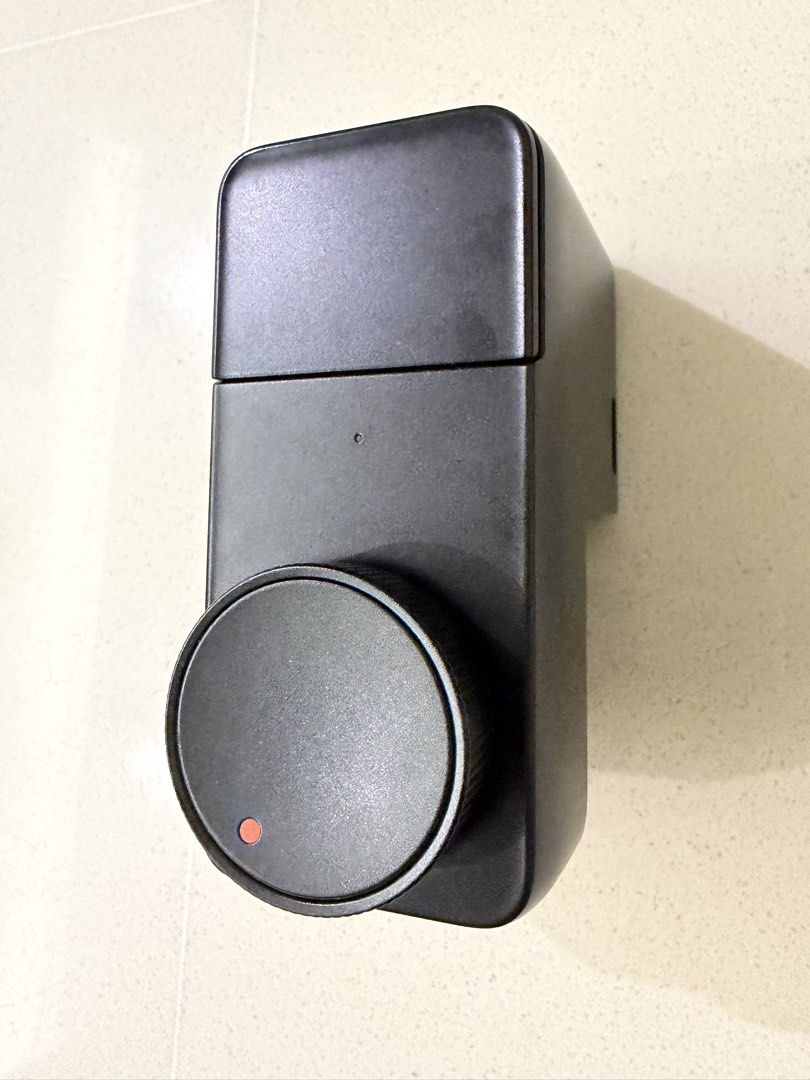 Switchbot Pro (Category: Locks, Doors & Gates) located in Singapore. Submitted by geedeez (Listing ID 1451837150, Image 3). Description: .