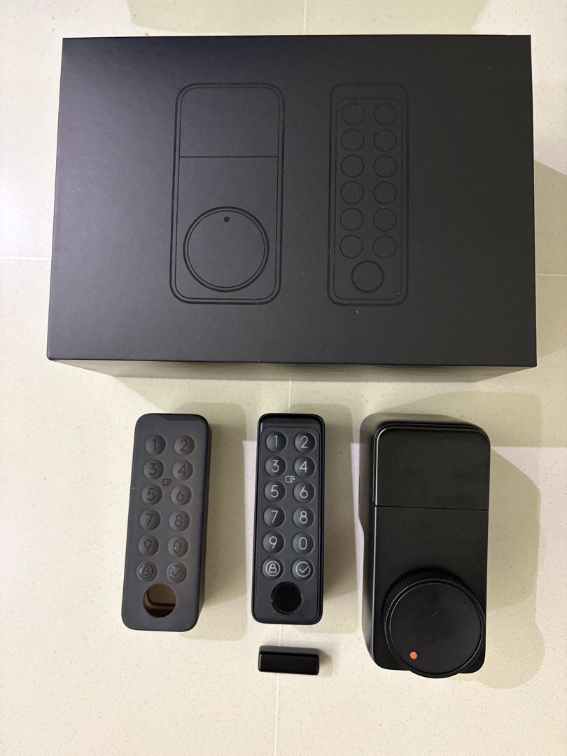 Switchbot Pro (Category: Locks, Doors & Gates) located in Singapore. Submitted by geedeez (Listing ID 1451837150, Image 1). Description: .