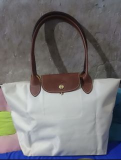 (Kategori: ) berada di . Dikirim oleh khairina2608 (ID iklan 1451856974, Gambar 1). Deskripsi: .