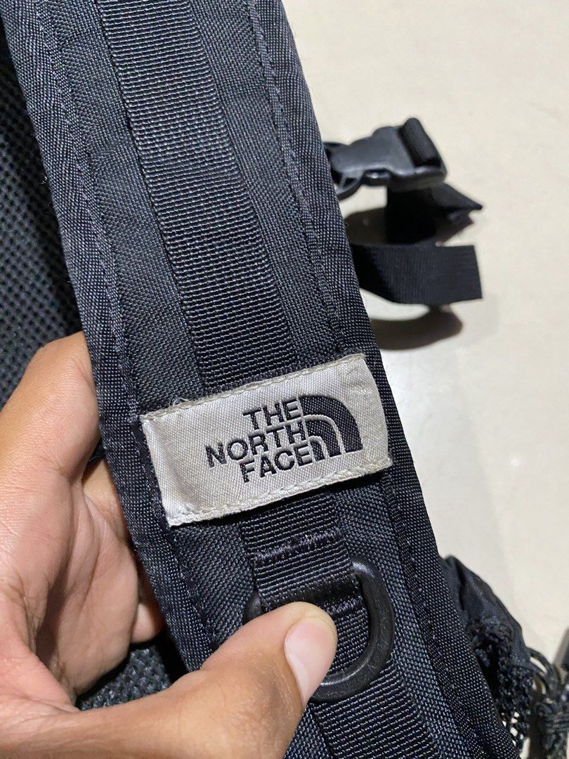 The North Face Big Shot Backpack Black (Category: Backpacks) located in Binalbagan. Submitted by southsidethrift22 (Listing ID 1451860233, Image 3). Description: - Black The North Face Big Shot backpack - Ideal for hiking and everyday use - Features multiple pockets and straps for gear organization - Padded back and shoulder straps for enhanced comfort - All zippers are in good working condition - Shows some minor signs of wear.