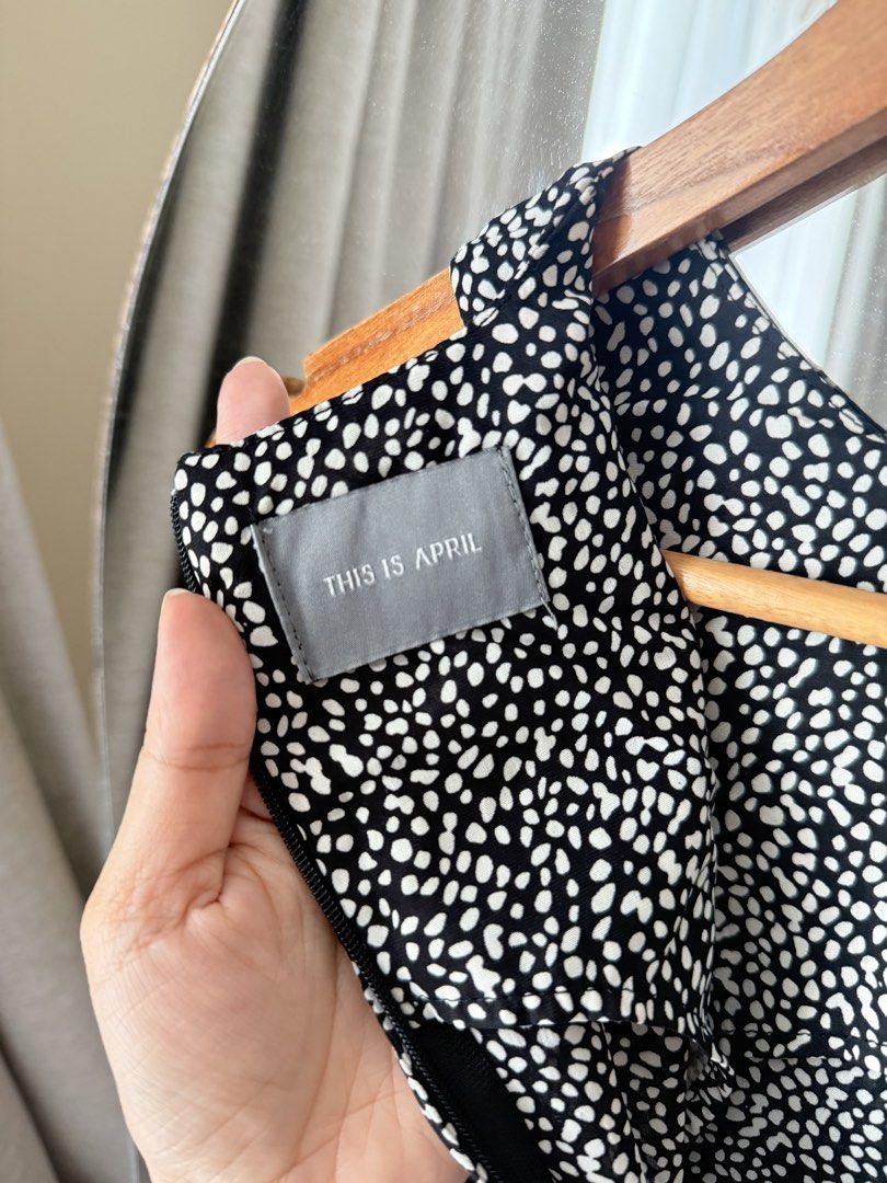 This is april dress (Kategori: Olshop Wanita) berada di Jakarta Selatan. Dikirim oleh sancloset (ID iklan 1451727842, Gambar 2). Deskripsi: .