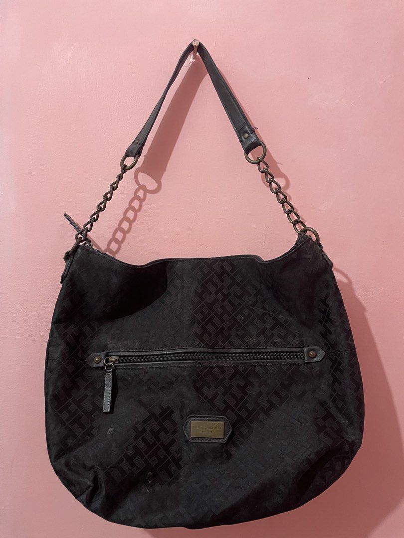Tommy Hilfiger Monogram Jacquard Hobo Shoulder Bag (Category: Shoulder Bags) located in Mabalacat. Submitted by jun3finds (Listing ID 1451829776, Image 1). Description: Authentic Tommy Hilfiger Monogram Jacquard Hobo Shoulder Bag - Need Wash - Hardware are a bit rusty, needs cleaning 900 + SF.
