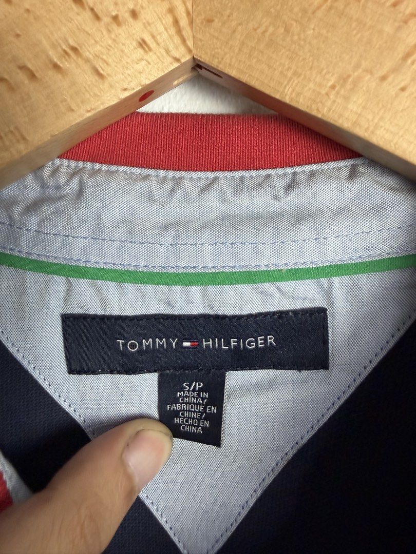 Tommy Hilfiger Polo Shirt (Category: Tshirts & Polo Shirts ) located in Valenzuela. Submitted by wornagainstudios (Listing ID 1451892340, Image 3). Description: Fits med.