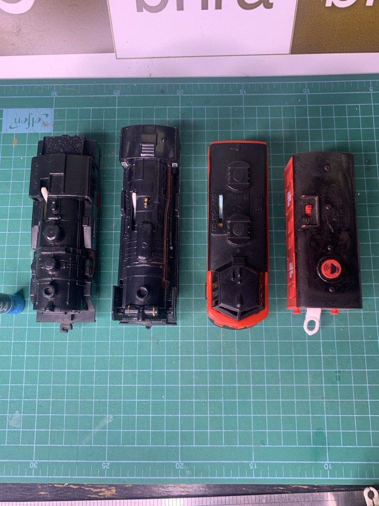 Trains Set (Category: Vehicle & Diecast Models) located in Carmona. Submitted by bihira (Listing ID 1451794227, Image 2). Description: Trains Set - WYSIWYG - Assorted / set of 4 - Motorized - not working motor - Black train, working lights.